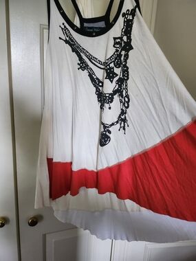White & Red Graphic Chain-Print Flowy Tank Top